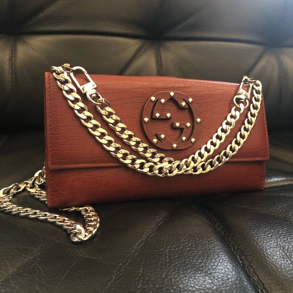 Gucci gg soho leather wallet on chain